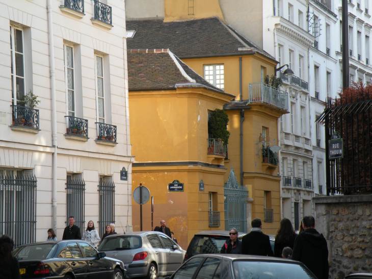  Immeuble jaune, rue de l'Estrapade